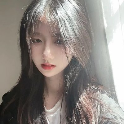 吃鸟食的男孩